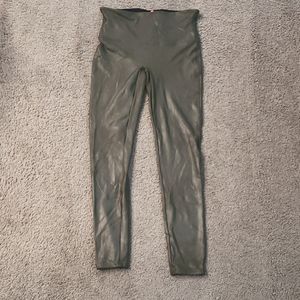 Spanx fax Leather leggings size Large color green